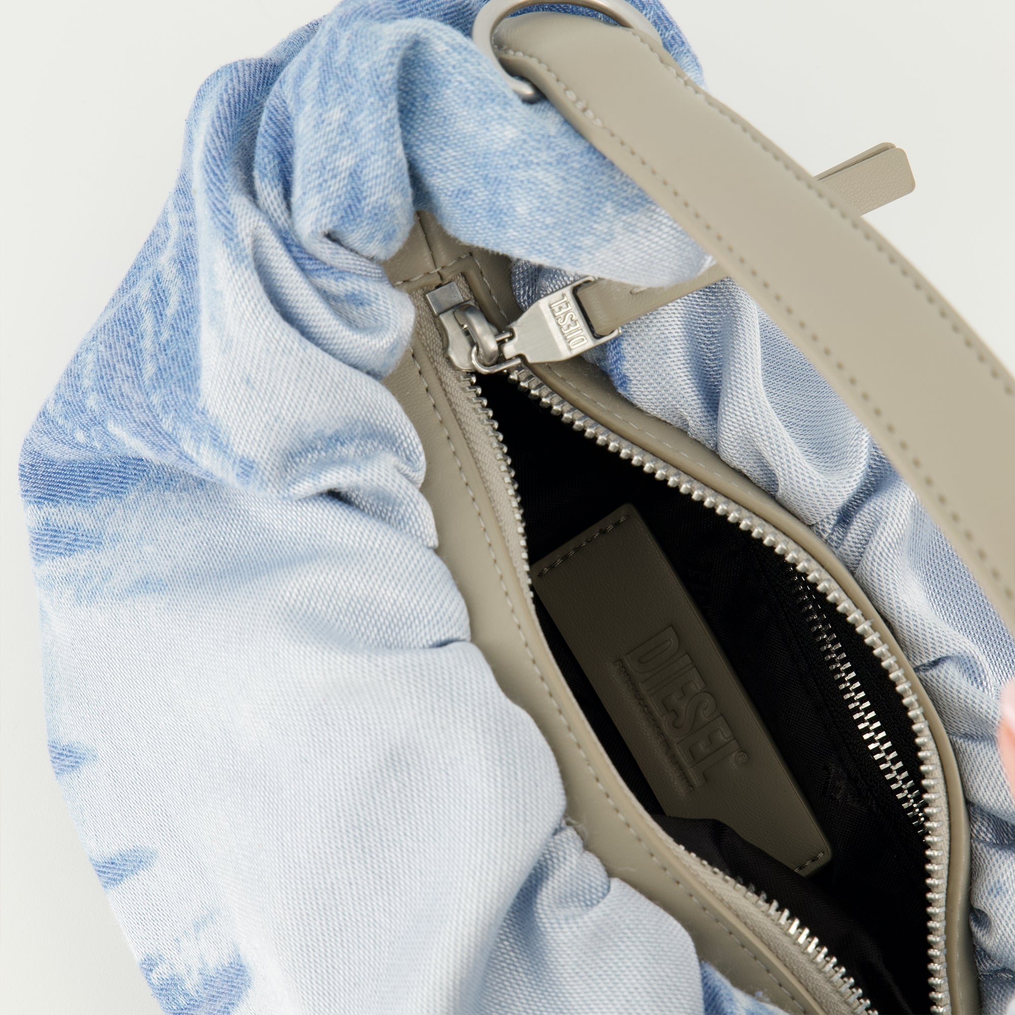 Borsa Hobo in Satin Denim