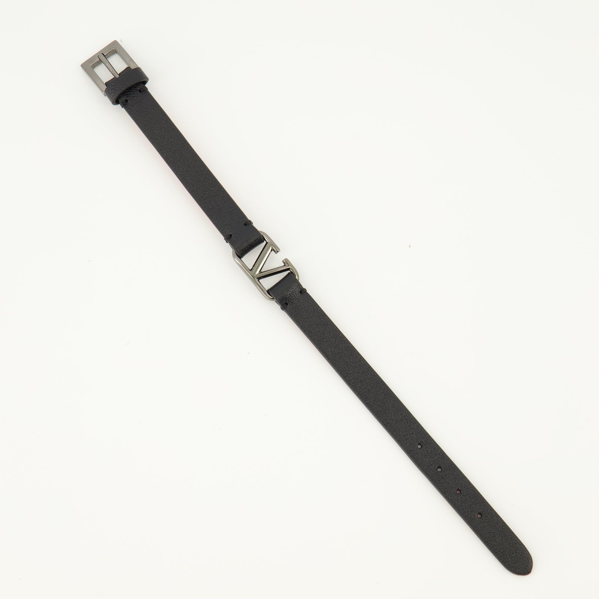 Image of Vlogo Black Bracelet by Valentino Garavani for Men - Season Spring-Summer 2026 - Detail View 1