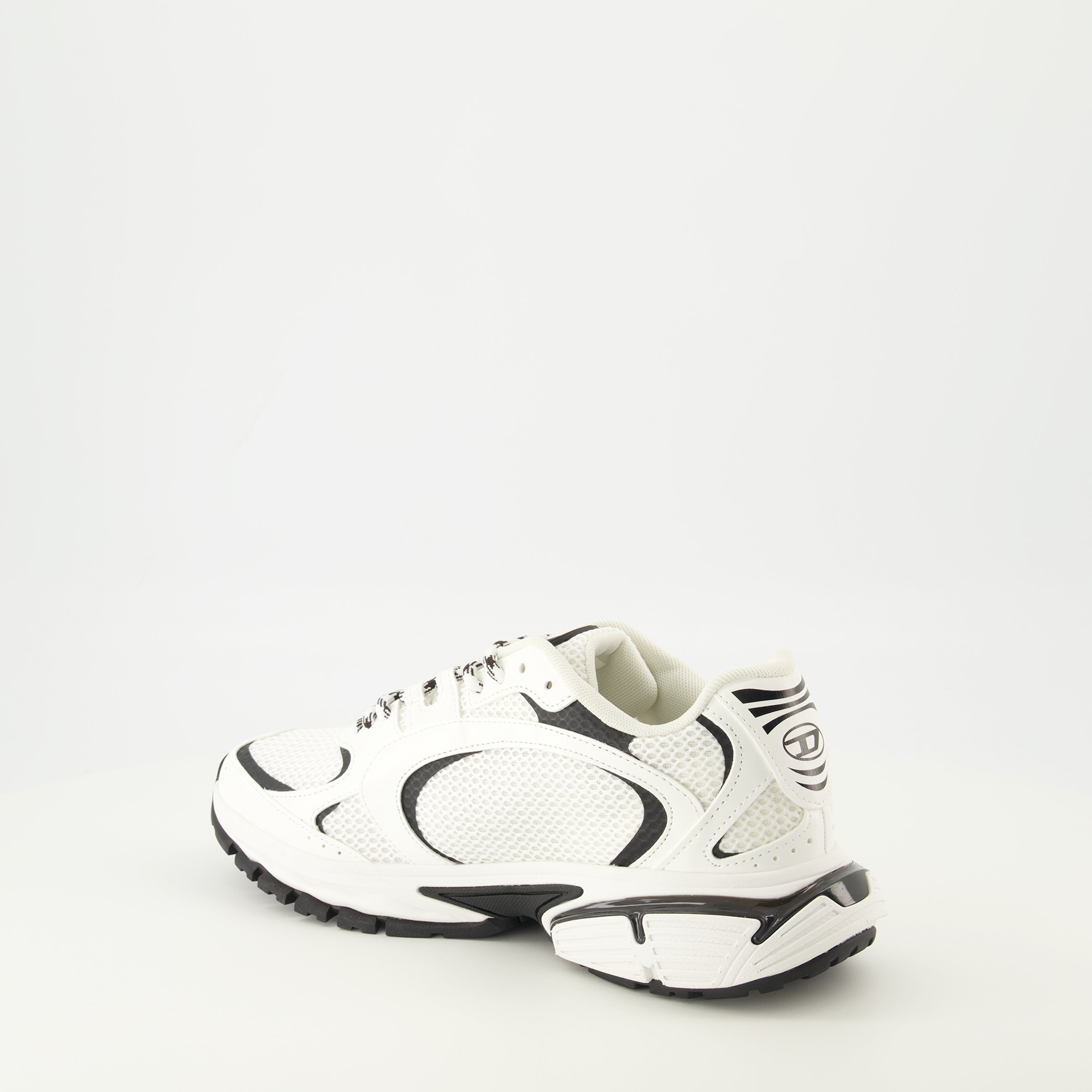 디젤 프로-V-덴스 스니커즈