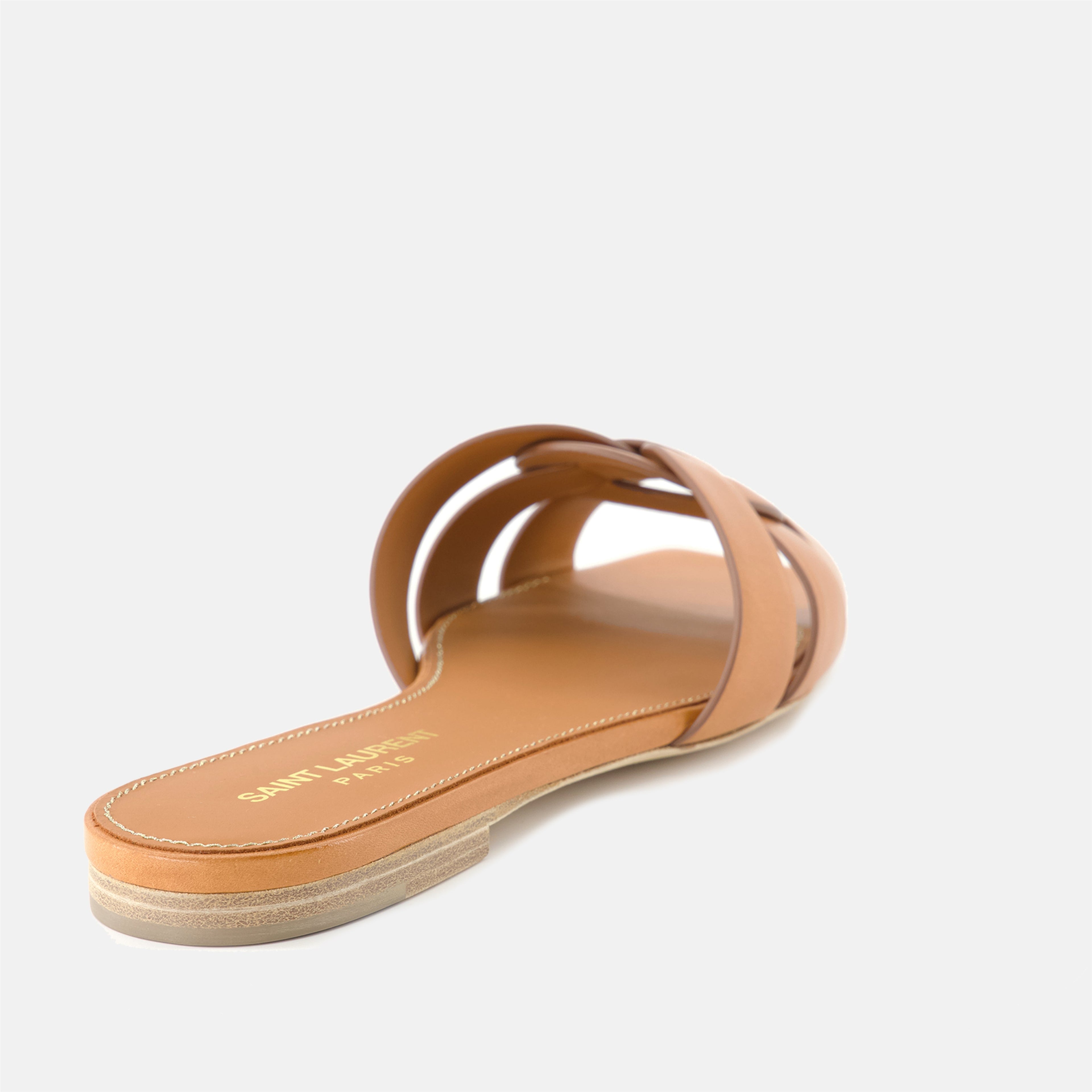 여성을 위한 생 로랑의 뮬스 트리뷰트 이미지 - 봄-여름 2025 시즌 - 뒤쪽 보기