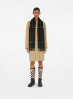 Image of Checkered Cashmere Scarf by Burberry for Unisex - Season Autumn-Winter 2023 - Detail View 8