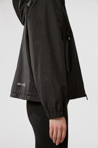 Bild einer Windjacke von Moncler Grenoble für Damen - Saison Frühjahr-Sommer 2024 - Detailansicht 8