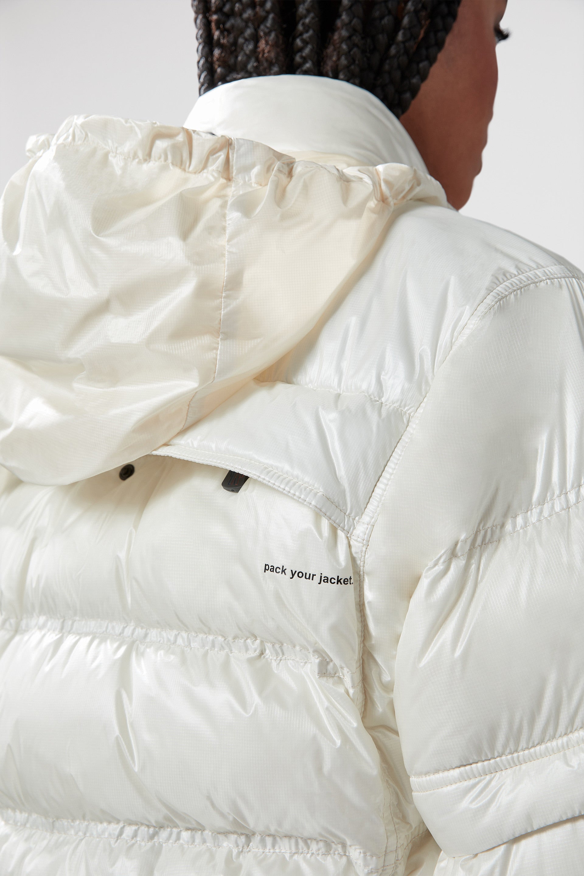 Imagen de la Chaqueta Bomber de Moncler Grenoble para Mujeres - Temporada Primavera-Verano 2024 - Vista de Detalle 13