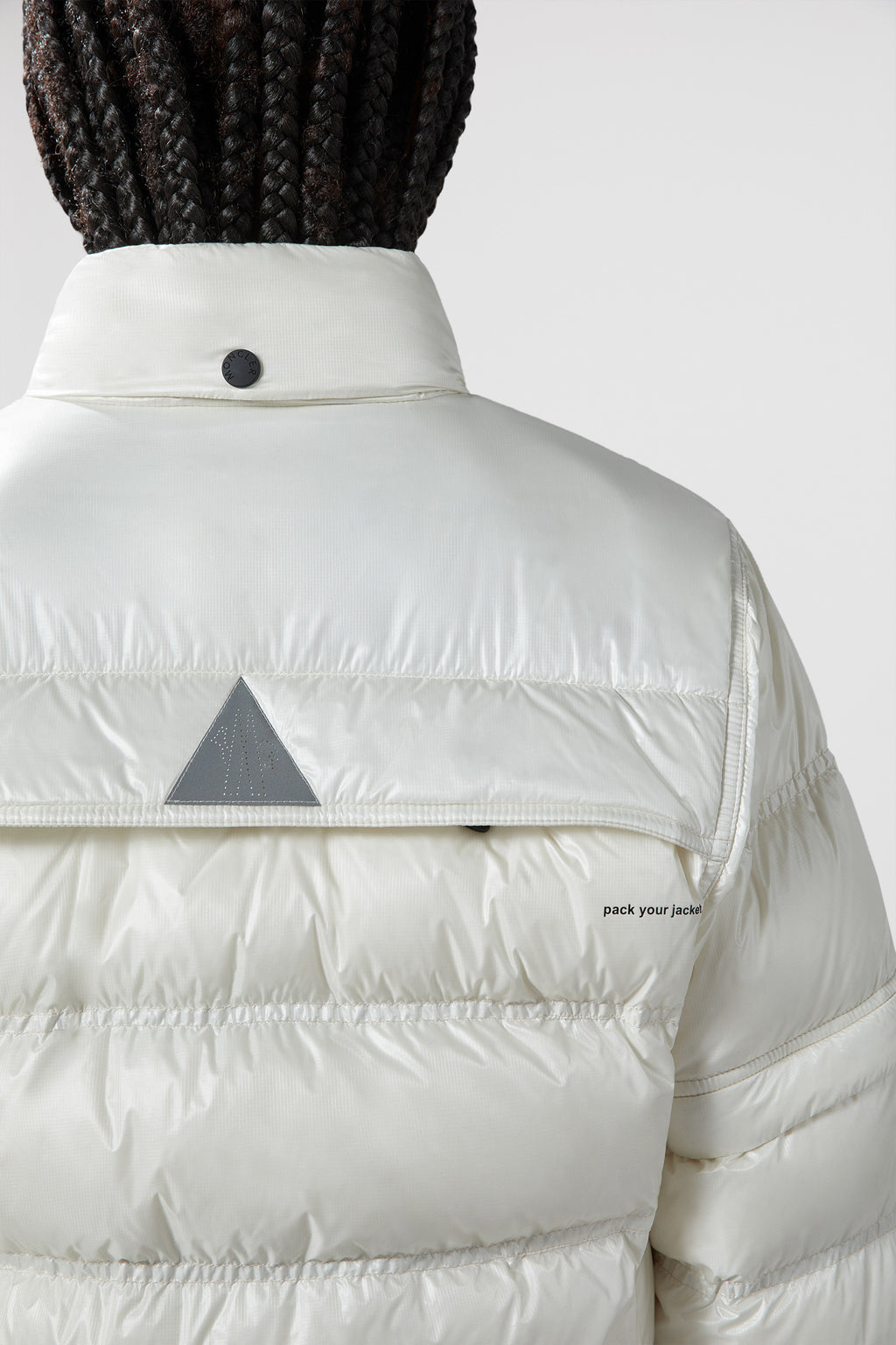 Imagen de la Chaqueta Bomber de Moncler Grenoble para Mujeres - Temporada Primavera-Verano 2024 - Vista de Detalle 12