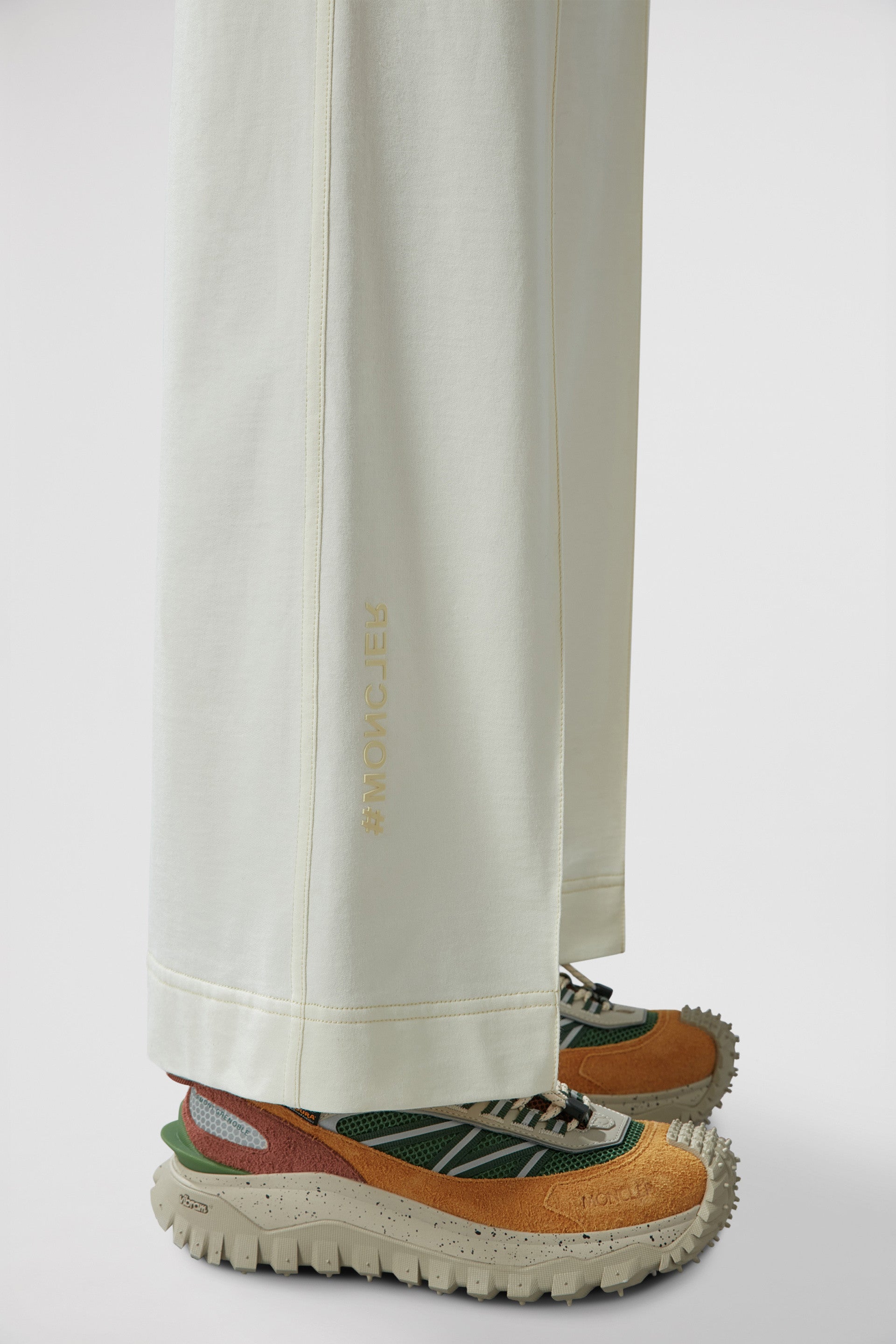 Imagen de Pantalones de Jogging de Algodón de Moncler Grenoble para Mujeres - Temporada Primavera-Verano 2024 - Vista de Detalle 11