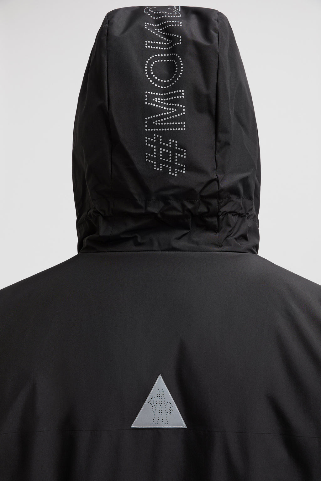 Imagen de la chaqueta de nailon negra de Moncler Grenoble para hombres - Temporada Otoño-Invierno 2024 - Vista de detalle 8