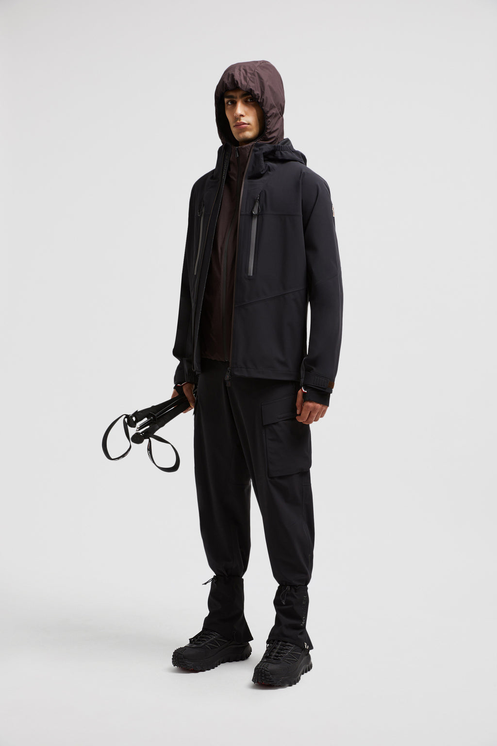 Image of Black Cargo Sport Pants by Moncler Grenoble for Men - Season Autumn-Winter 2024 - Detail View 13