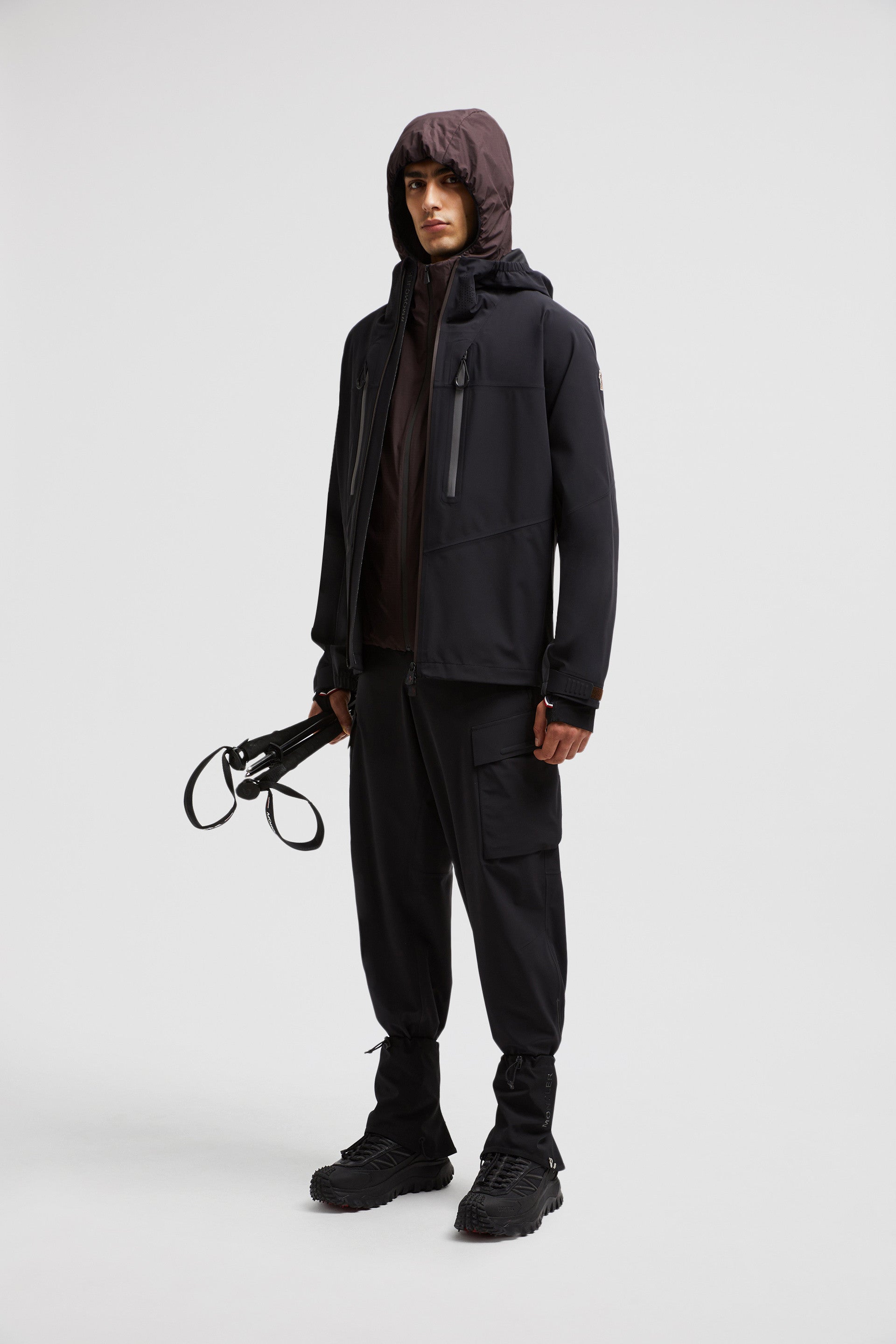 Image of Black Cargo Sport Pants by Moncler Grenoble for Men - Season Autumn-Winter 2024 - Detail View 13