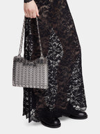 Imagen de la icónica bolsa de metal plateado de Rabanne para mujeres - Temporada Otoño-Invierno 2024 - Detalle 1
