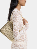 Imagen del icónico bolso metálico de 1969 de Rabanne para mujeres - Temporada Otoño-Invierno 2024 - Vista Detalle 10