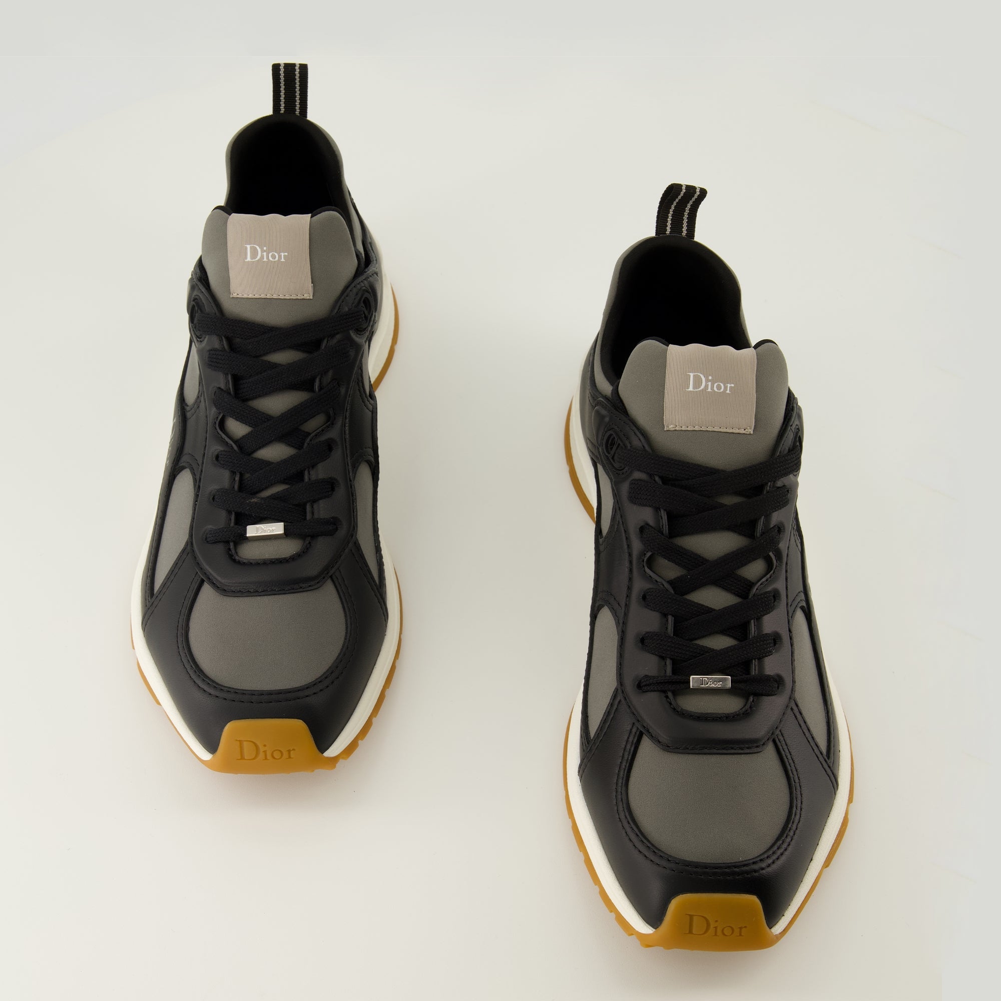 Mile Noir Sneakers