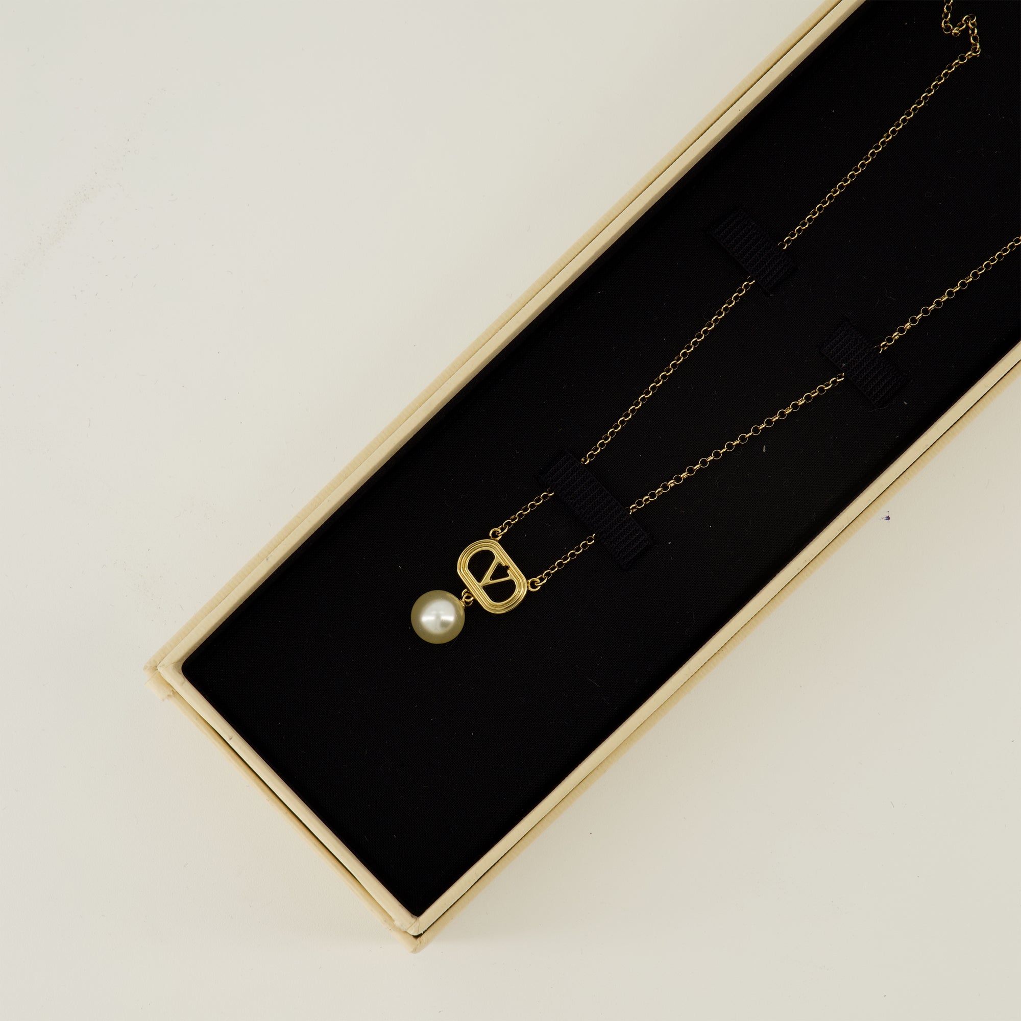 Valentino Garavani necklace, Vlogo pearl necklace, luxury accessories, gold metal jewelry, designer neckwear