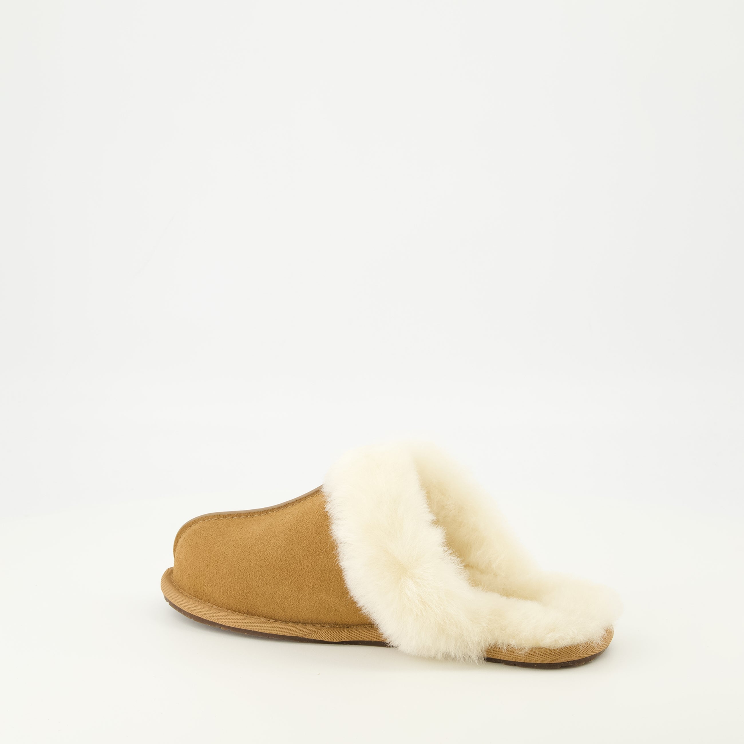 Bild der Scuffette II braunen Hausschuhe von Ugg für Unisex - Saison Frühling-Sommer 2026 - Detailansicht 1