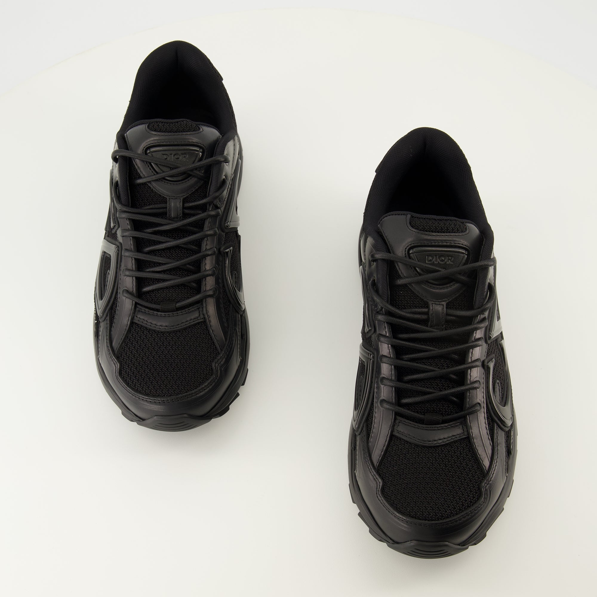 Immagine delle Sneakers Nere B30 di Dior per Uomo - Stagione Autunno-Inverno 2025 - Vista Dall'Alto della Coppia