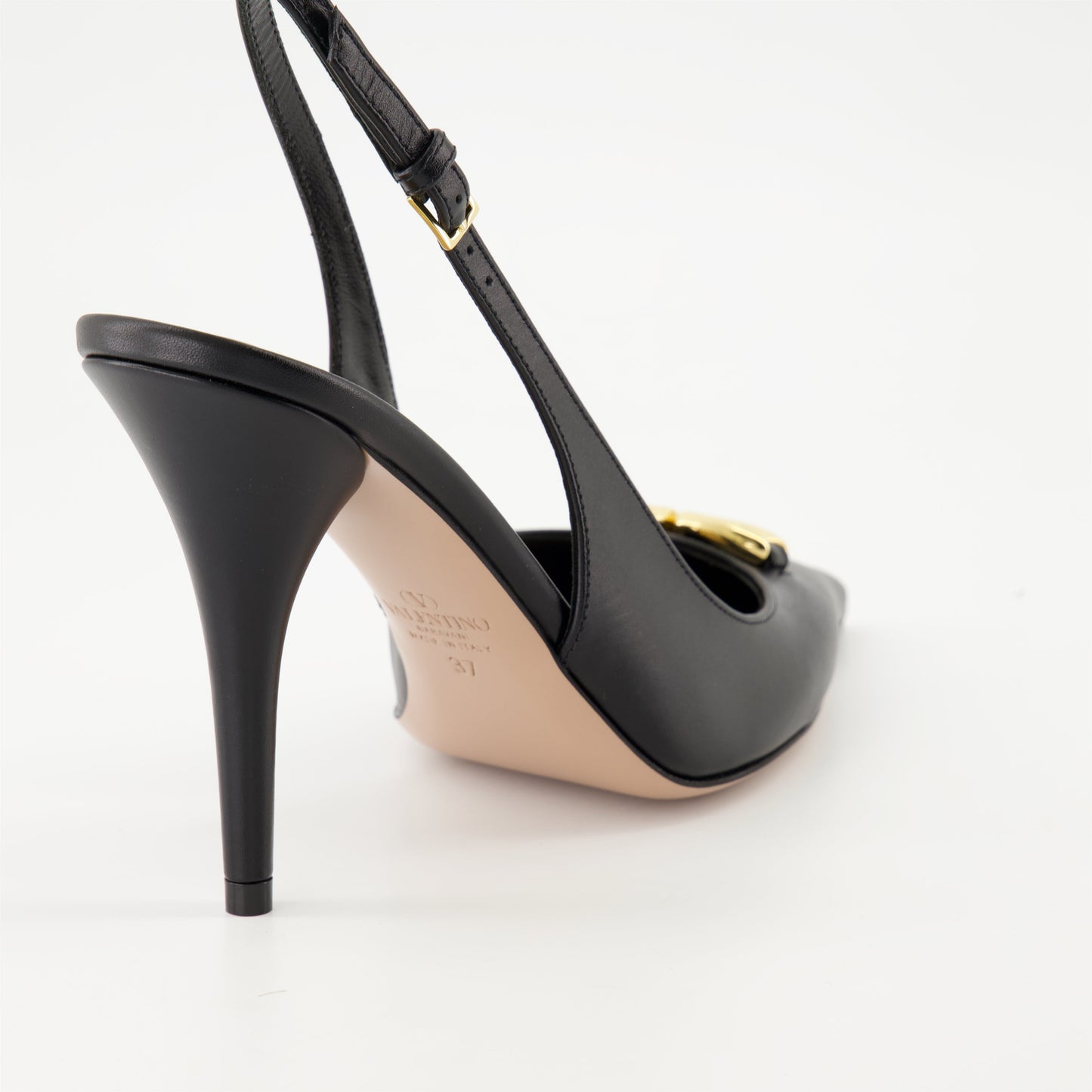 VLogo pumps, Valentino Garavani, black leather pumps, luxury shoes, designer heels