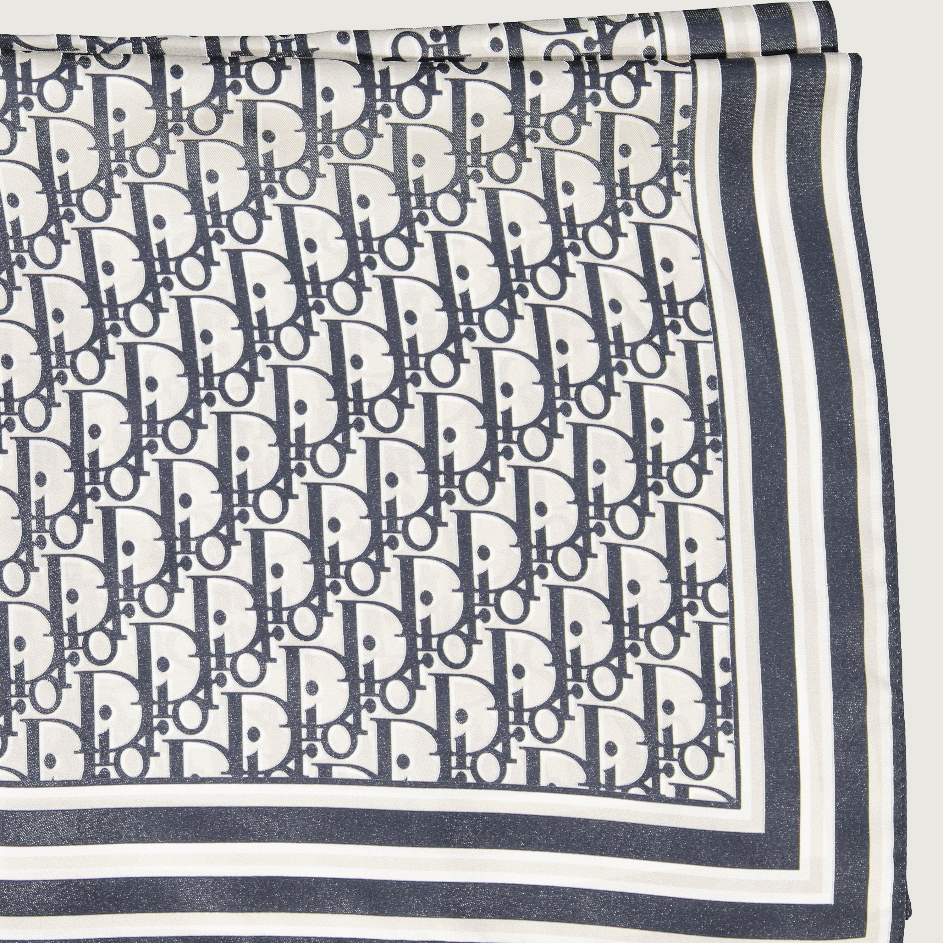 silk bandana, Oblique pattern, autumn-winter accessory, men's accessories, luxury silk scarf