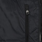 Immagine della giacca in piuma Maya di Moncler per uomini - Stagione Autunno-Inverno 2025 - Vista dettagli 8