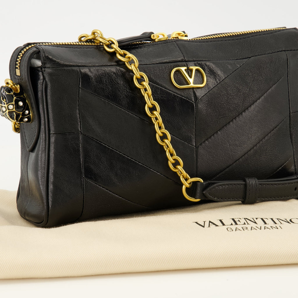Imagen de la Mini Bolsa Panthea en Cuero Negro de Valentino Garavani para Mujeres - Temporada Primavera-Verano 2026 - Detalle 1