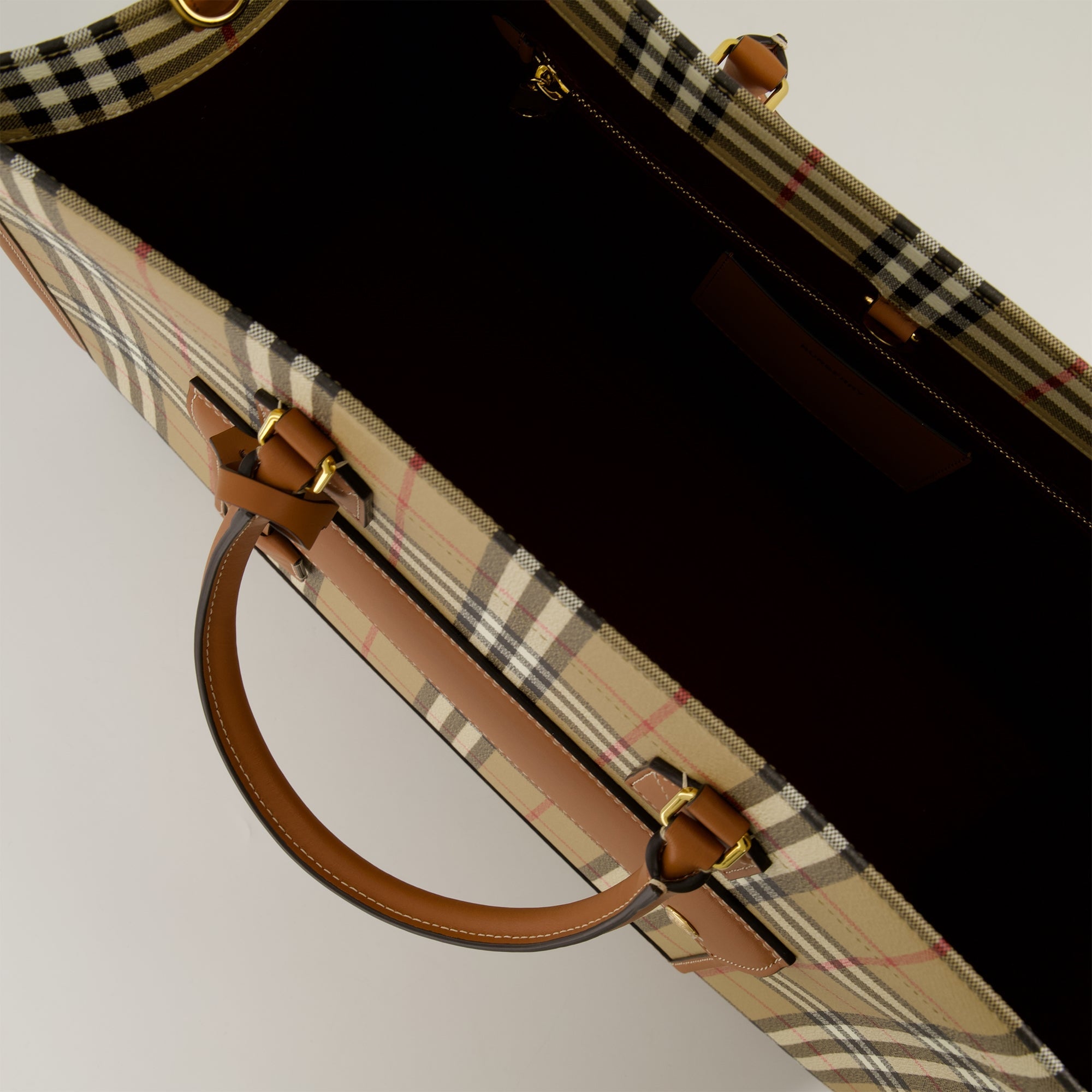 Freya tote, canvas handbag, check pattern bag, Burberry collection, autumn-winter 2024