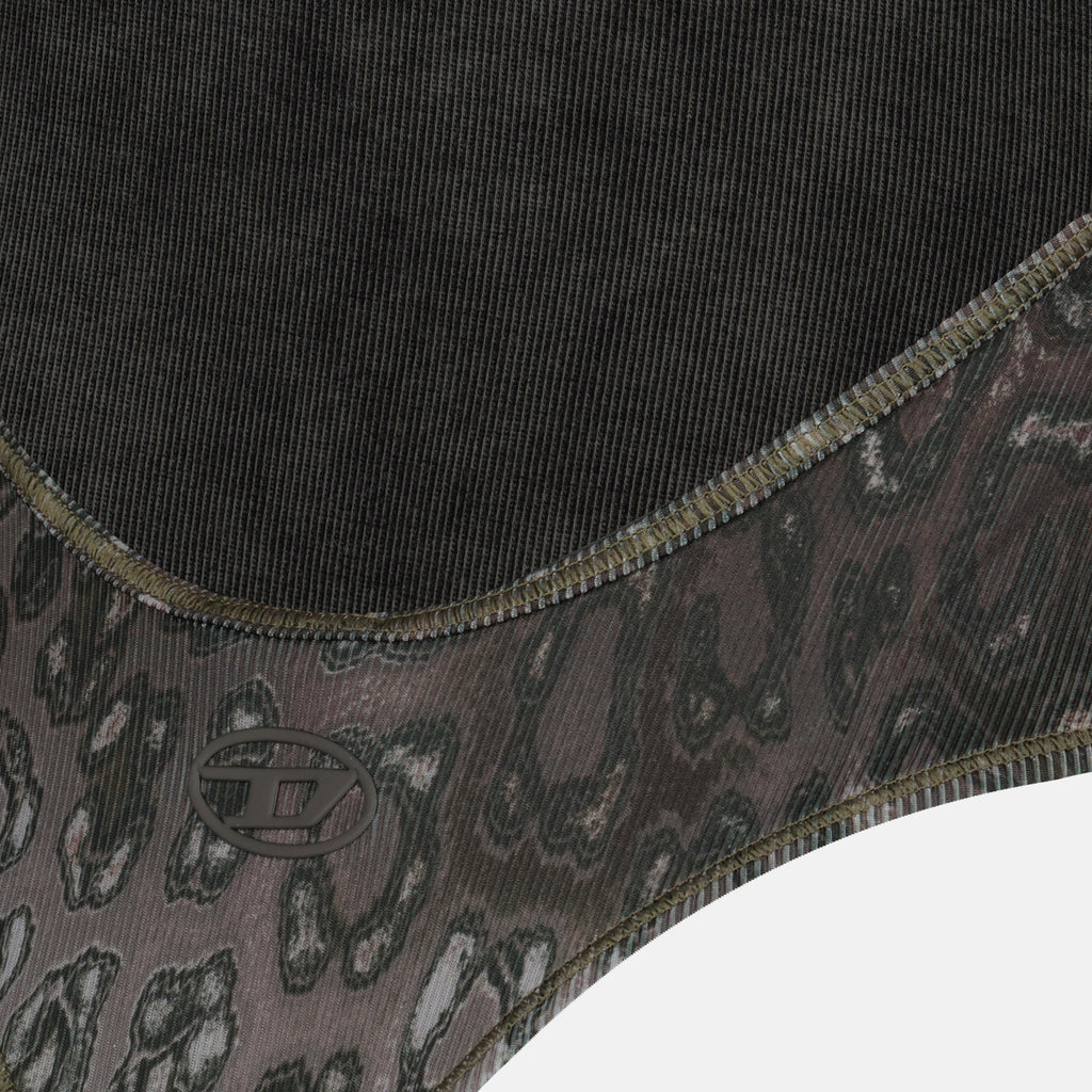 Imagem do fato de banho de padrão leopardo Audrey da Diesel para mulheres - Temporada Primavera-Verão 2026 - Vista Detalhe 2