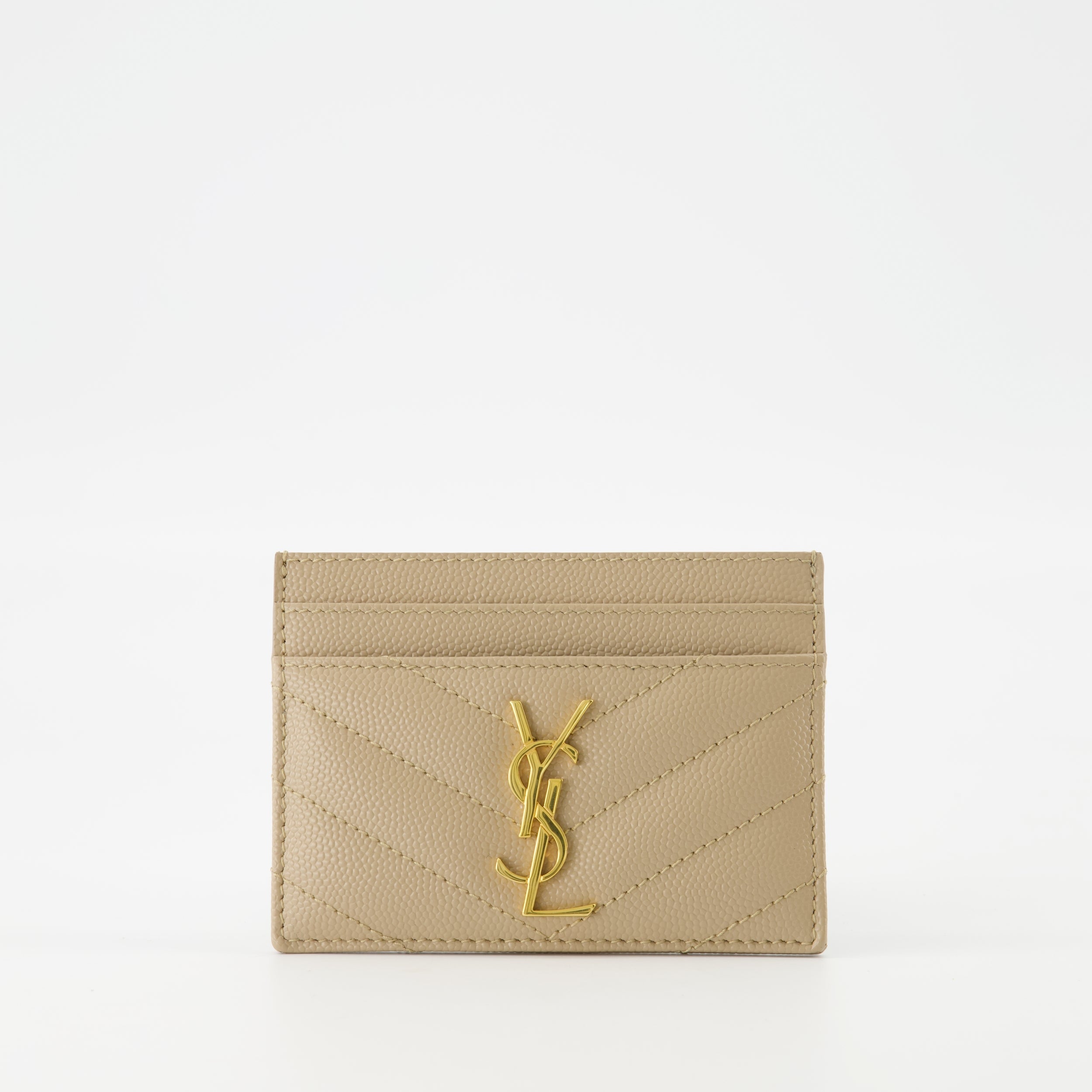 Imagen del porta tarjetas Cassandre beige de Saint Laurent para mujeres - Temporada Otoño-Invierno 2024 - Vista frontal