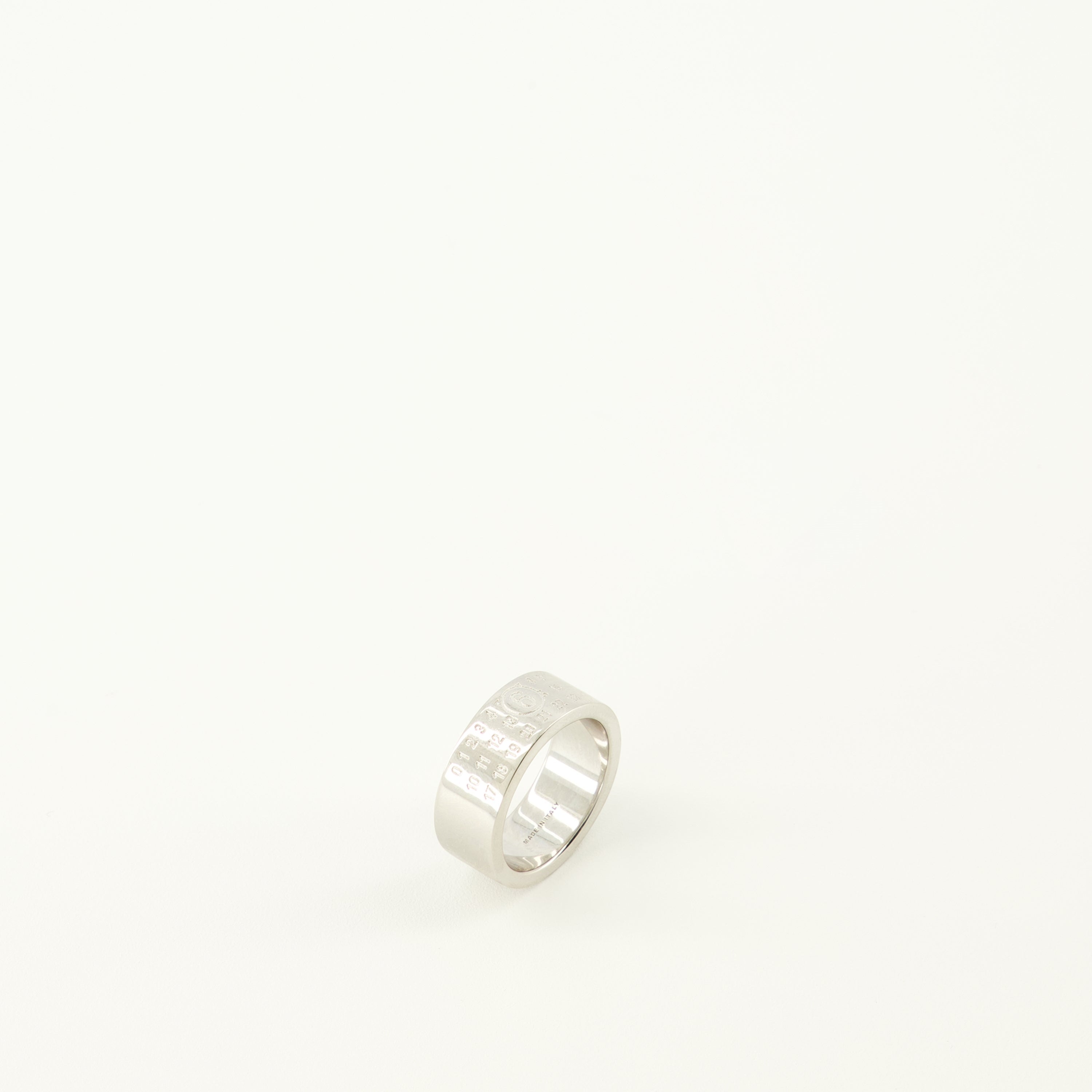 Image of Numeric Ring Silver by Mm6 for Women - Season Spring-Summer 2026 - Detail View 1
