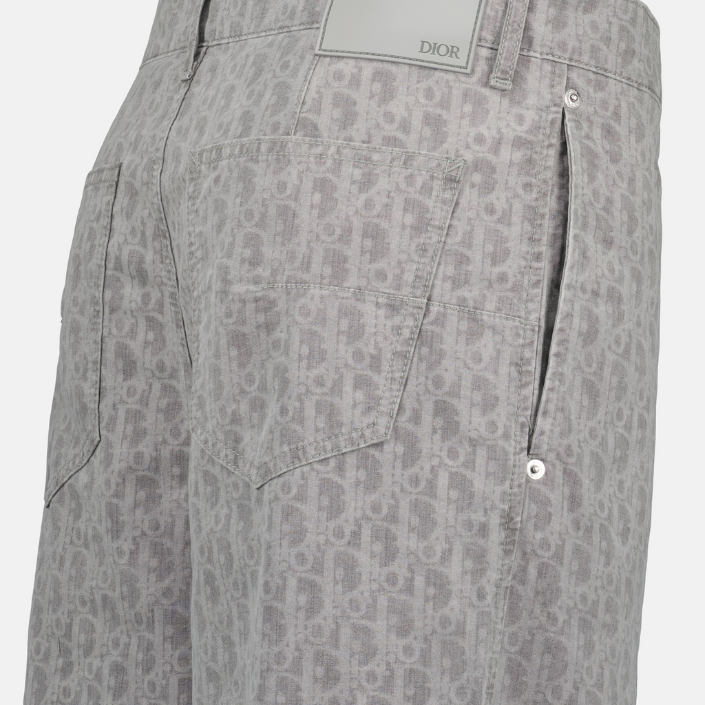 Image of Grey Carpenter Jeans by Dior for Men - Season Spring-Summer 2025 - Detail View 1