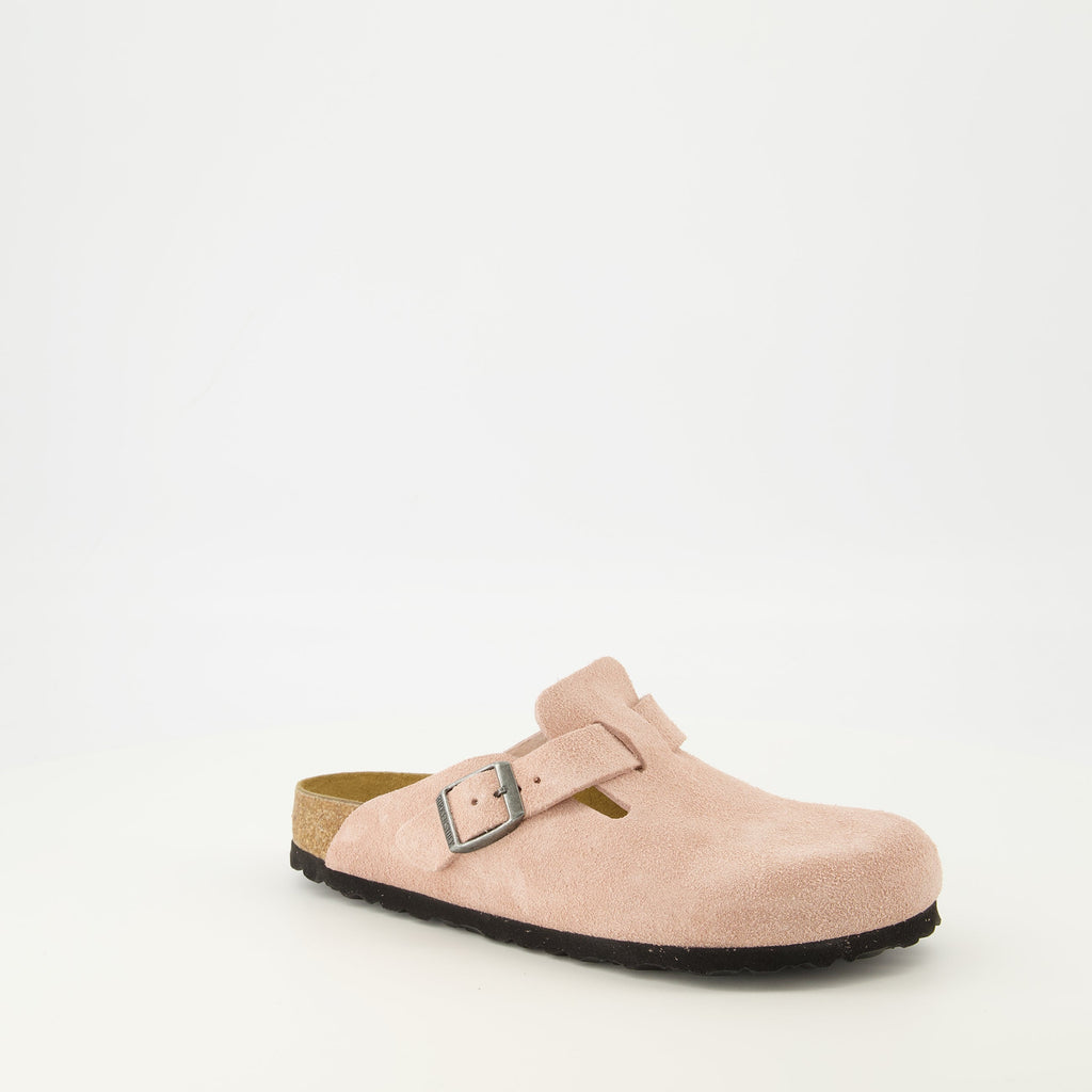Immagine delle Boston Rose Mules di Birkenstock per unisex - Stagione Primavera-Estate 2026 - Vista frontale destra in tre quarti