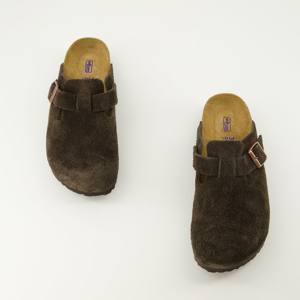 Bild der Mules Boston Marron von Birkenstock für Unisex - Saison Frühling-Sommer 2026 - Oben Ansichts Paar