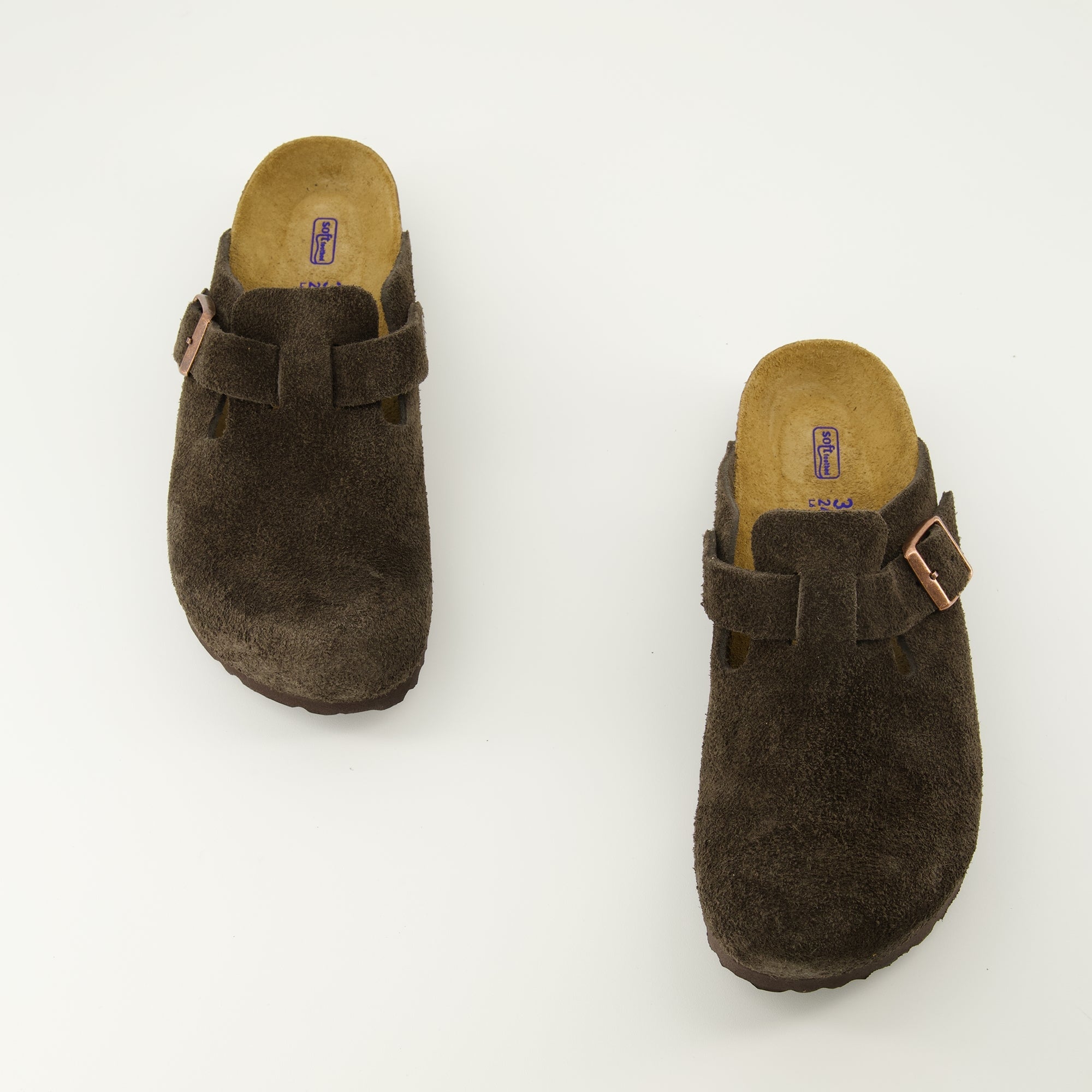 Bild der Mules Boston Marron von Birkenstock für Unisex - Saison Frühling-Sommer 2026 - Oben Ansichts Paar