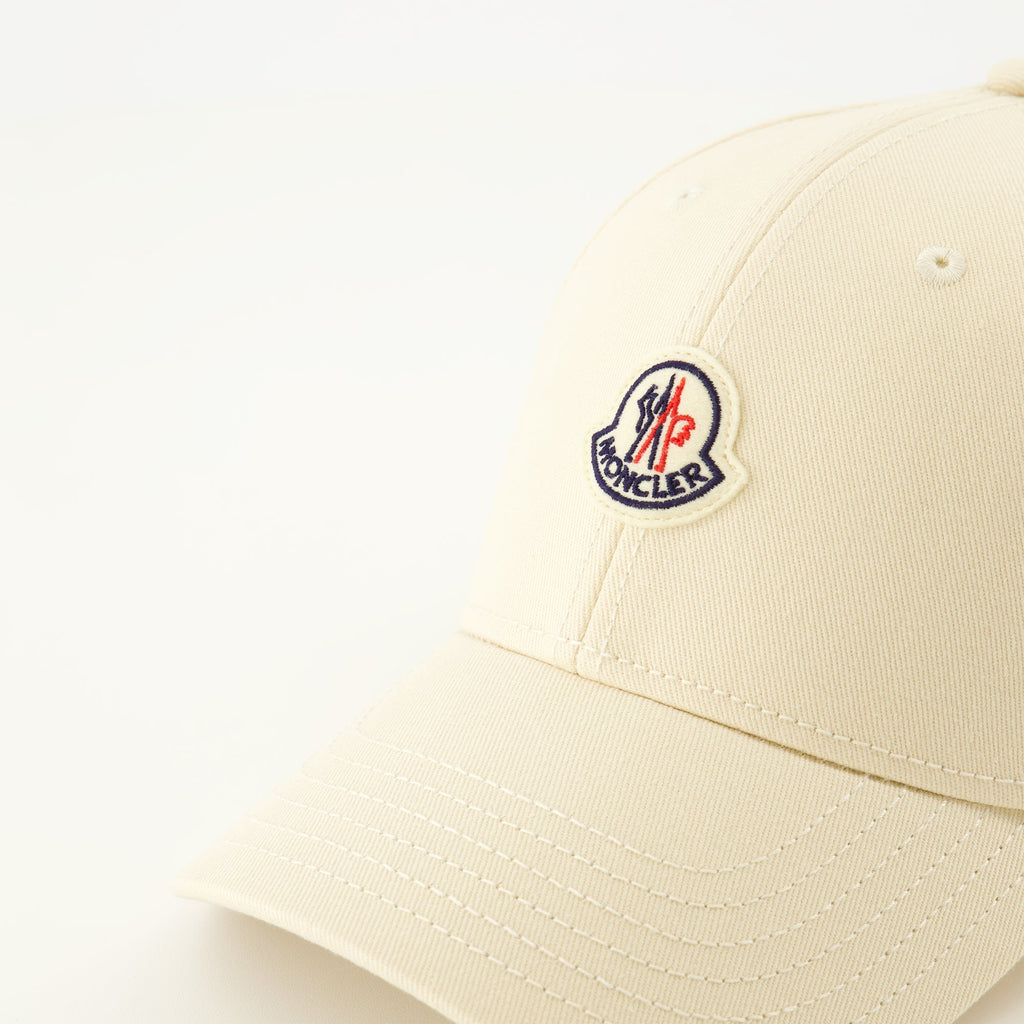 Image de casquette logo beige par Moncler pour femmes - Saison printemps-été 2026 - Détail vue 2
