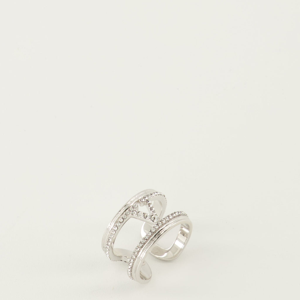 Imagem do Anel Ovalette com Cristais Swarovski® de Valentino Garavani para Mulheres - Temporada Primavera-Verão 2026 - Vista de Detalhe 1