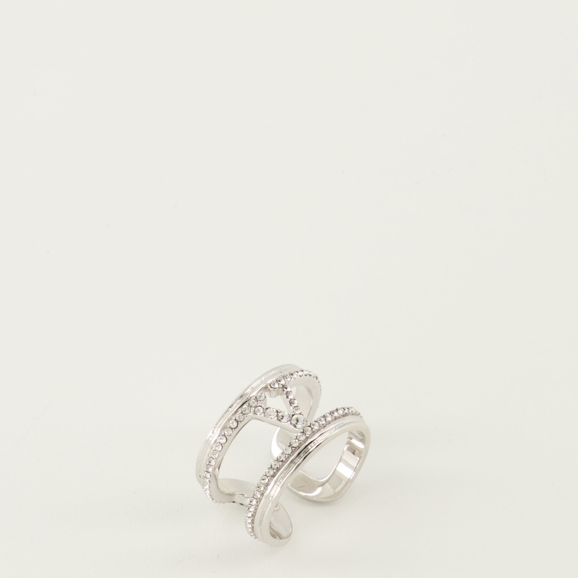 Image of Ovalette Ring with Swarovski® Crystals by Valentino Garavani for Women - Season Spring-Summer 2026 - Detail View 1