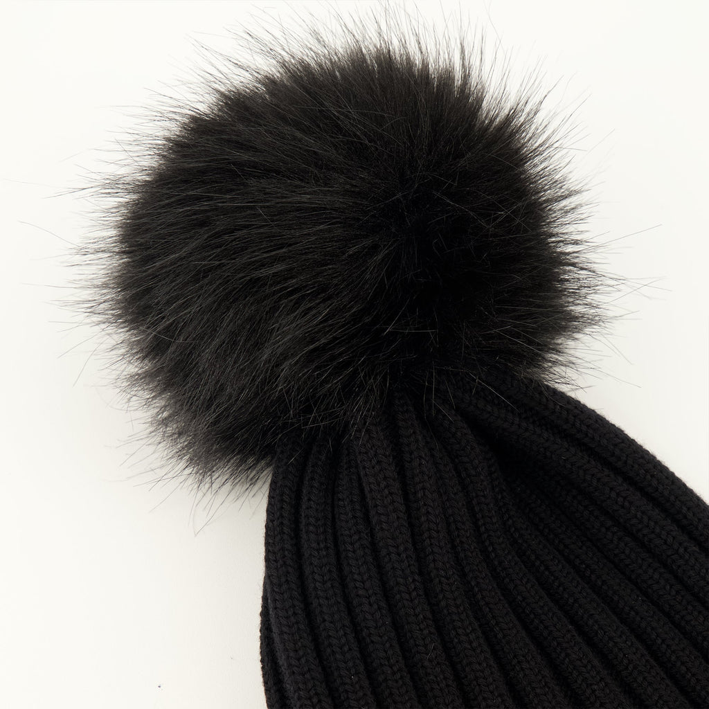 Gorro de lana con pompón