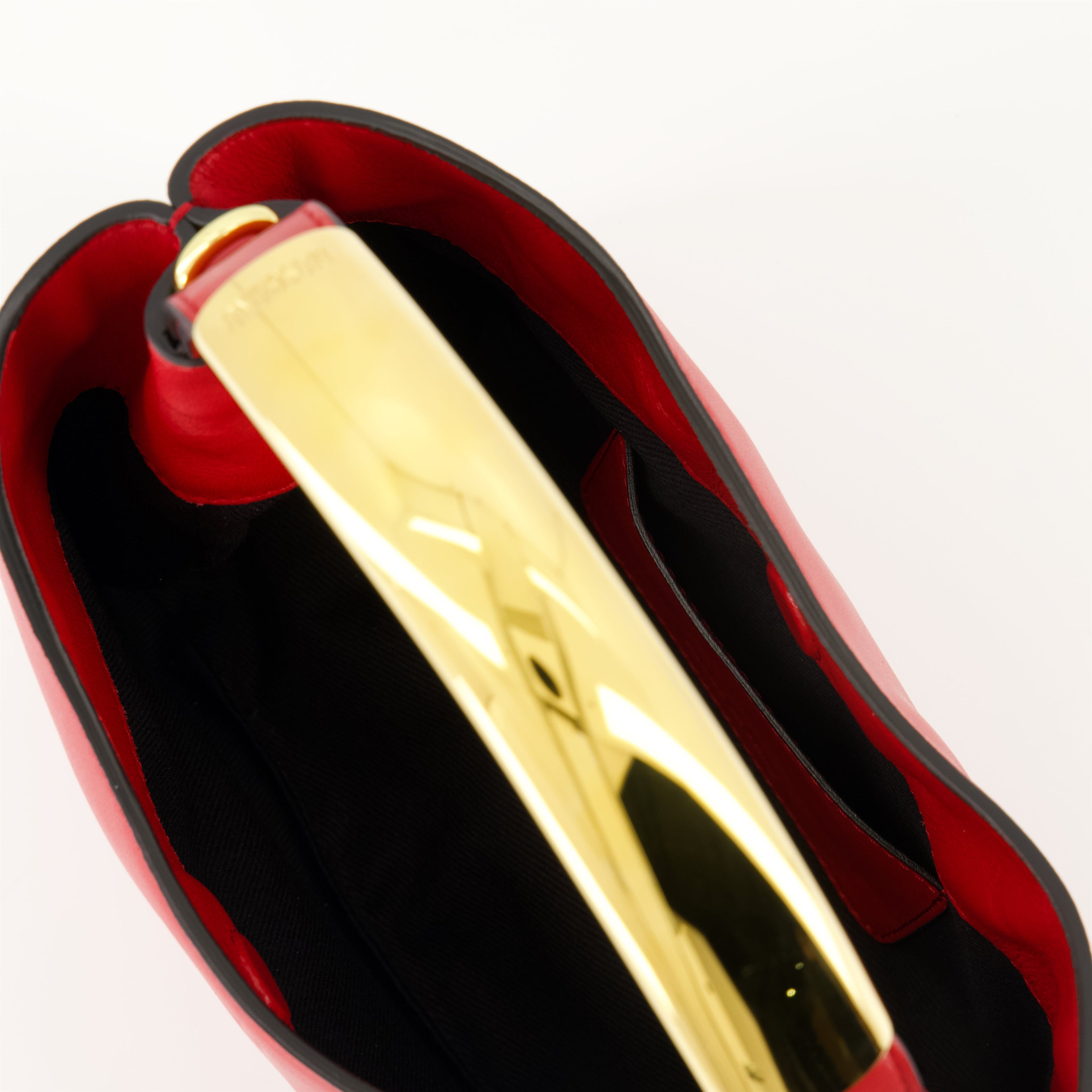 red leather handbag, Moschino Handle Me, nappa leather bag, adjustable shoulder strap, luxury handbag