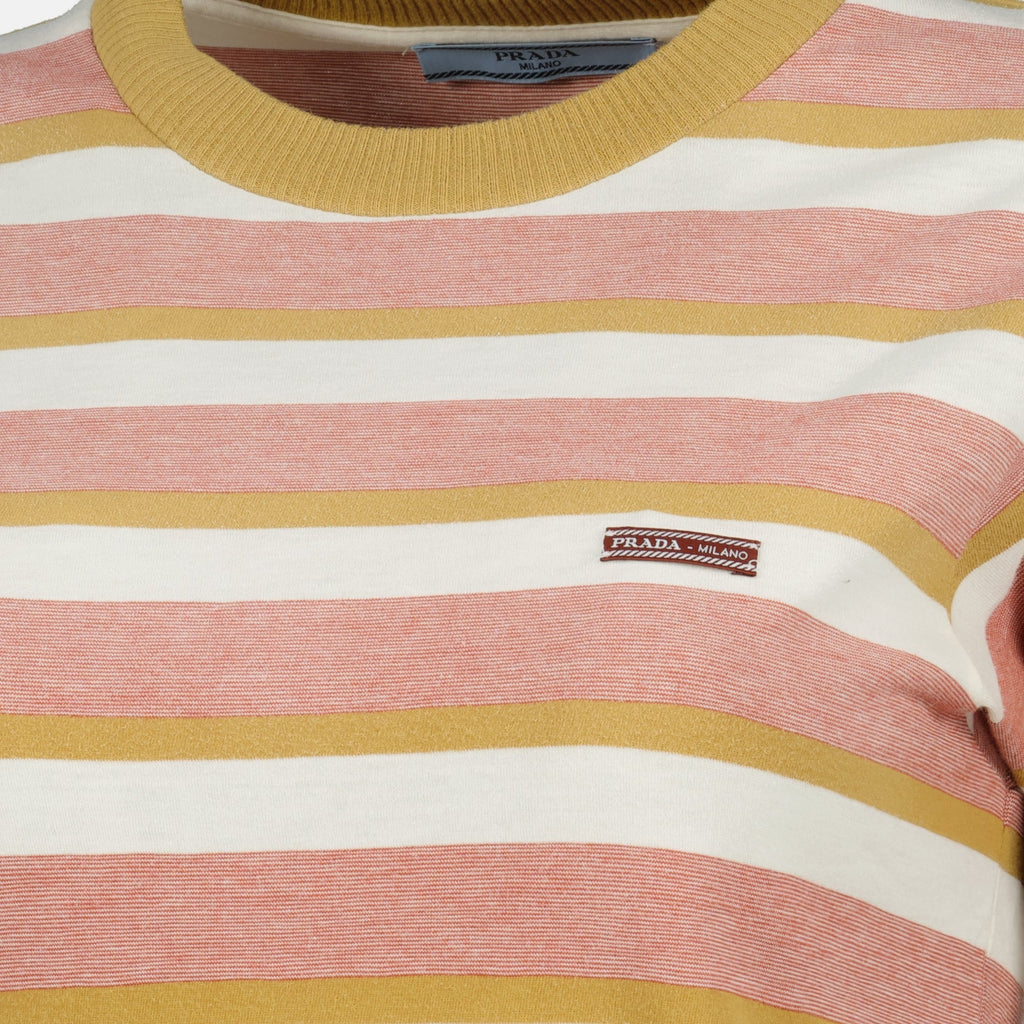 Image de T-shirt rayé rose par Prada pour femmes - Saison Printemps-Été 2026 - Détail Vue 1