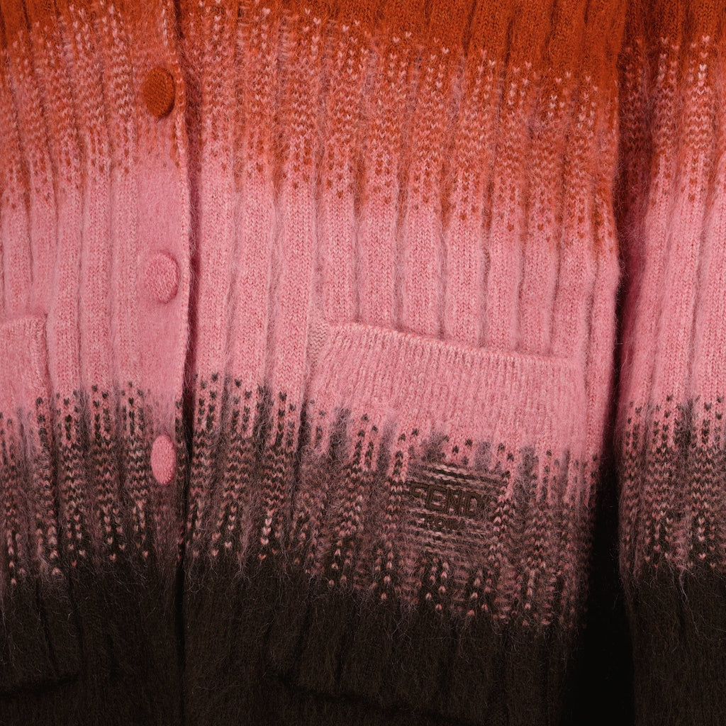 Imagen de un cárdigan de mohair y lana multicolor de Fendi para mujeres - Temporada Otoño-Invierno 2025 - Vista de detalle 1