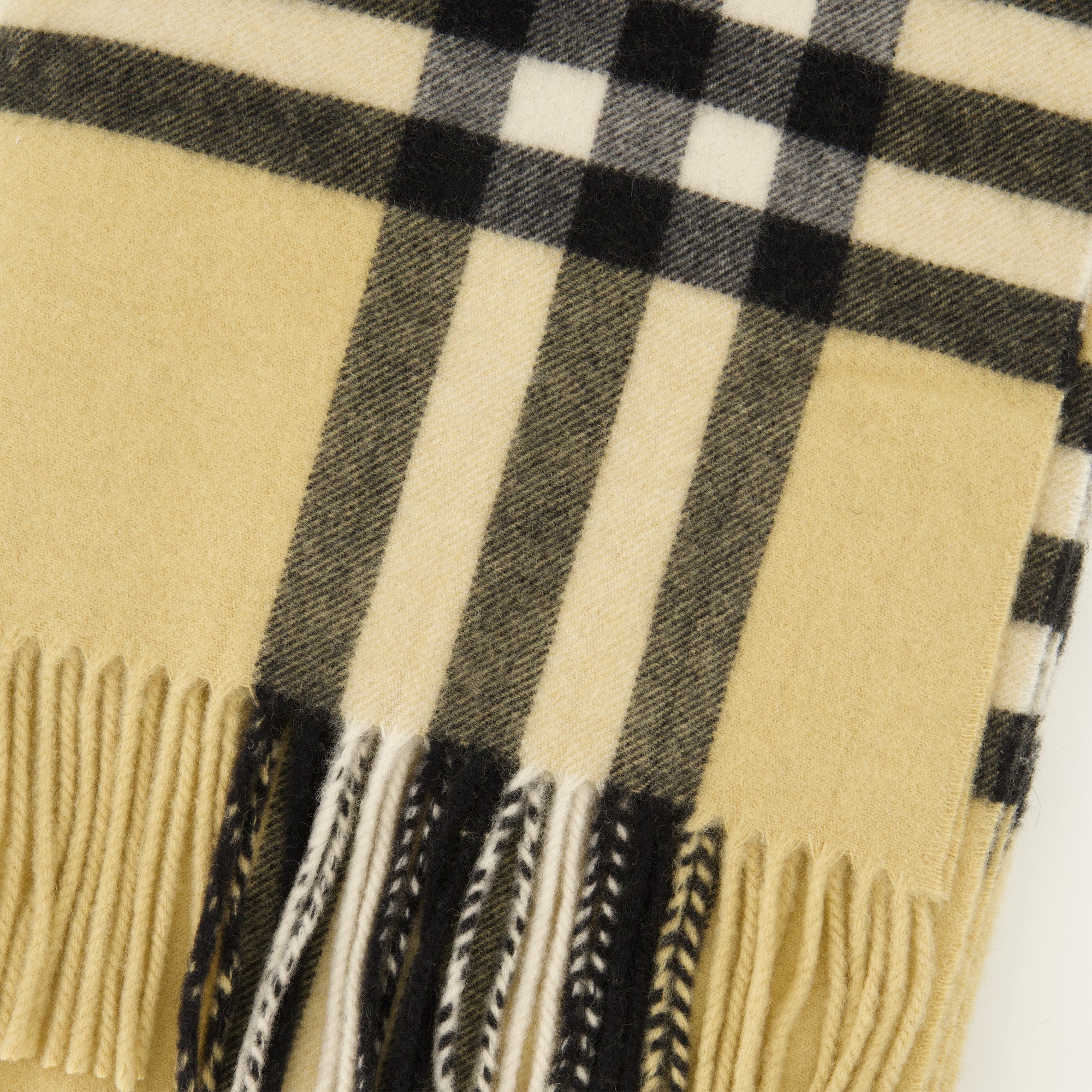 Burberry scarf, cashmere accessories, check pattern scarf, unisex scarf, Fall Winter 2025