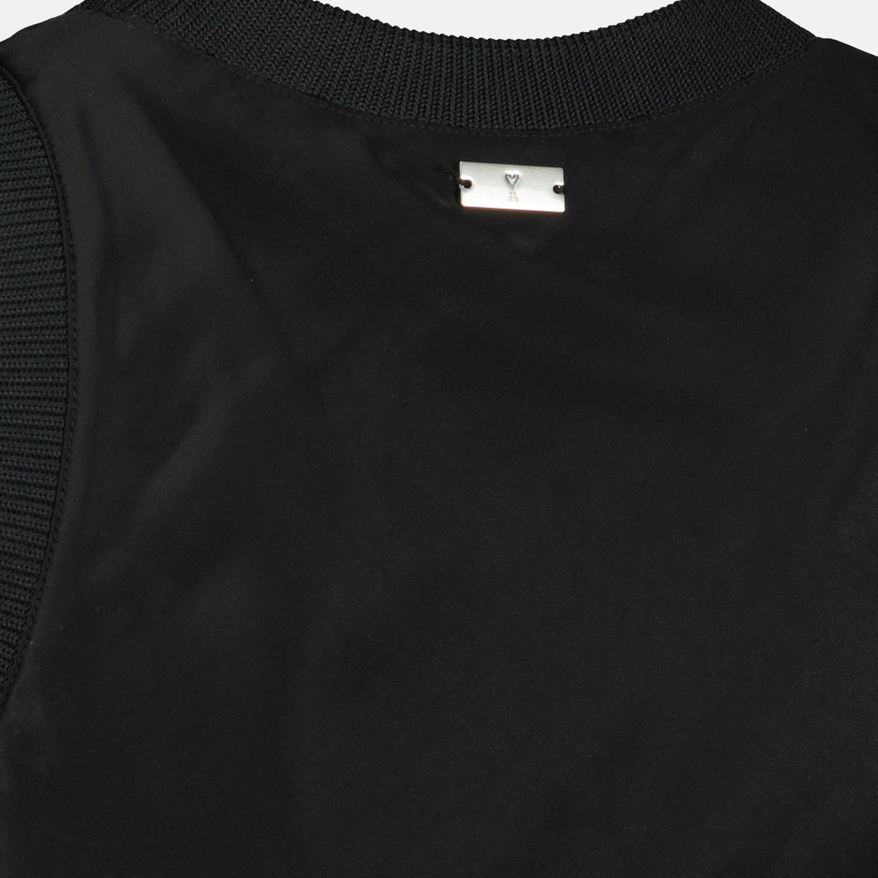 Top Sem Mangas Efeito Satinado Preto