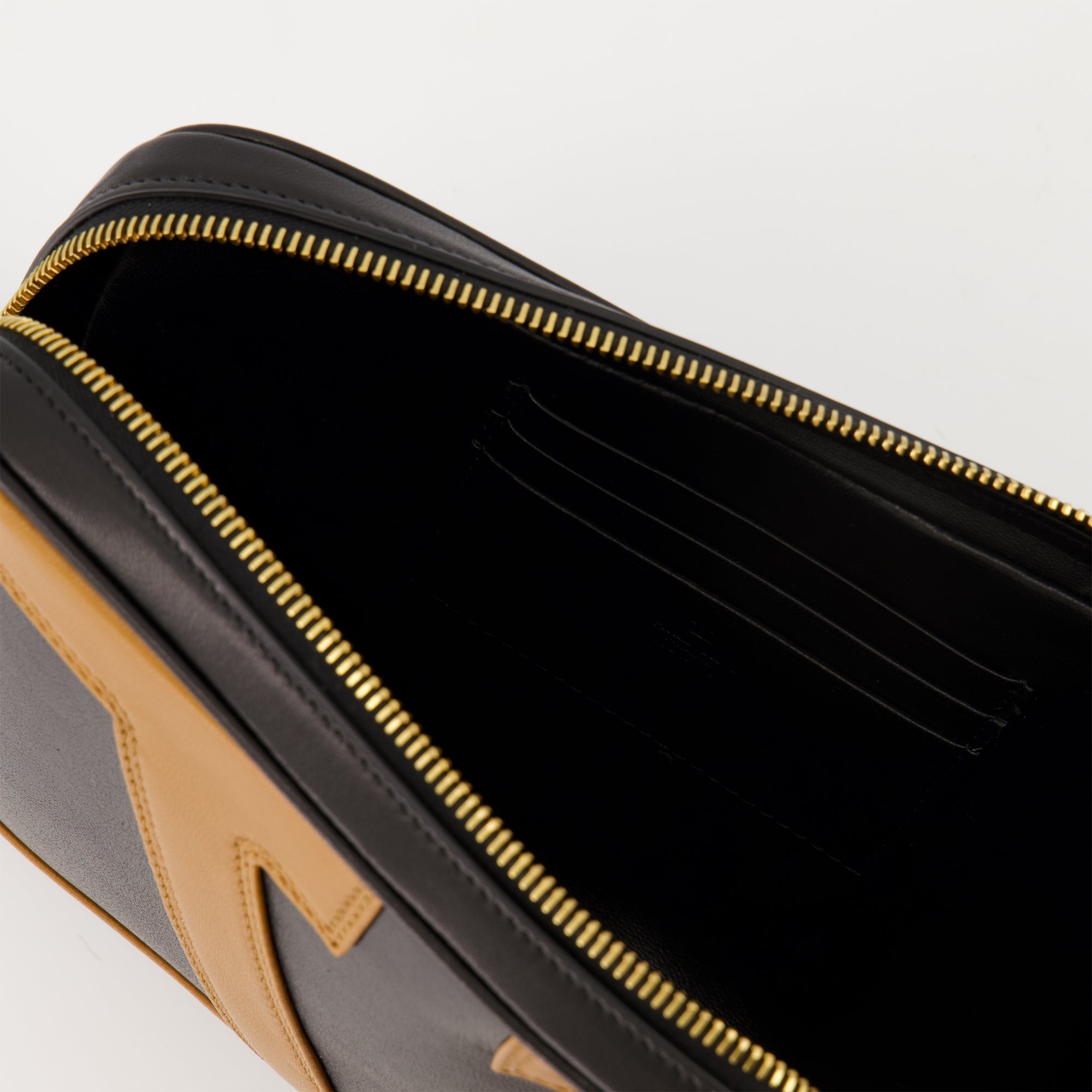 Valentino Garavani pouch, lambskin accessory, designer pouch, zippered pouch, VLogo Signature