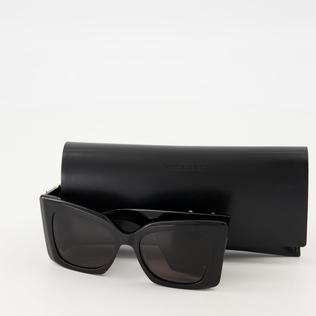 Image of Cat-Eye Oversized Sunglasses M119 by Saint Laurent for Unisex - Season Autumn-Winter 2024 - Detail View 1