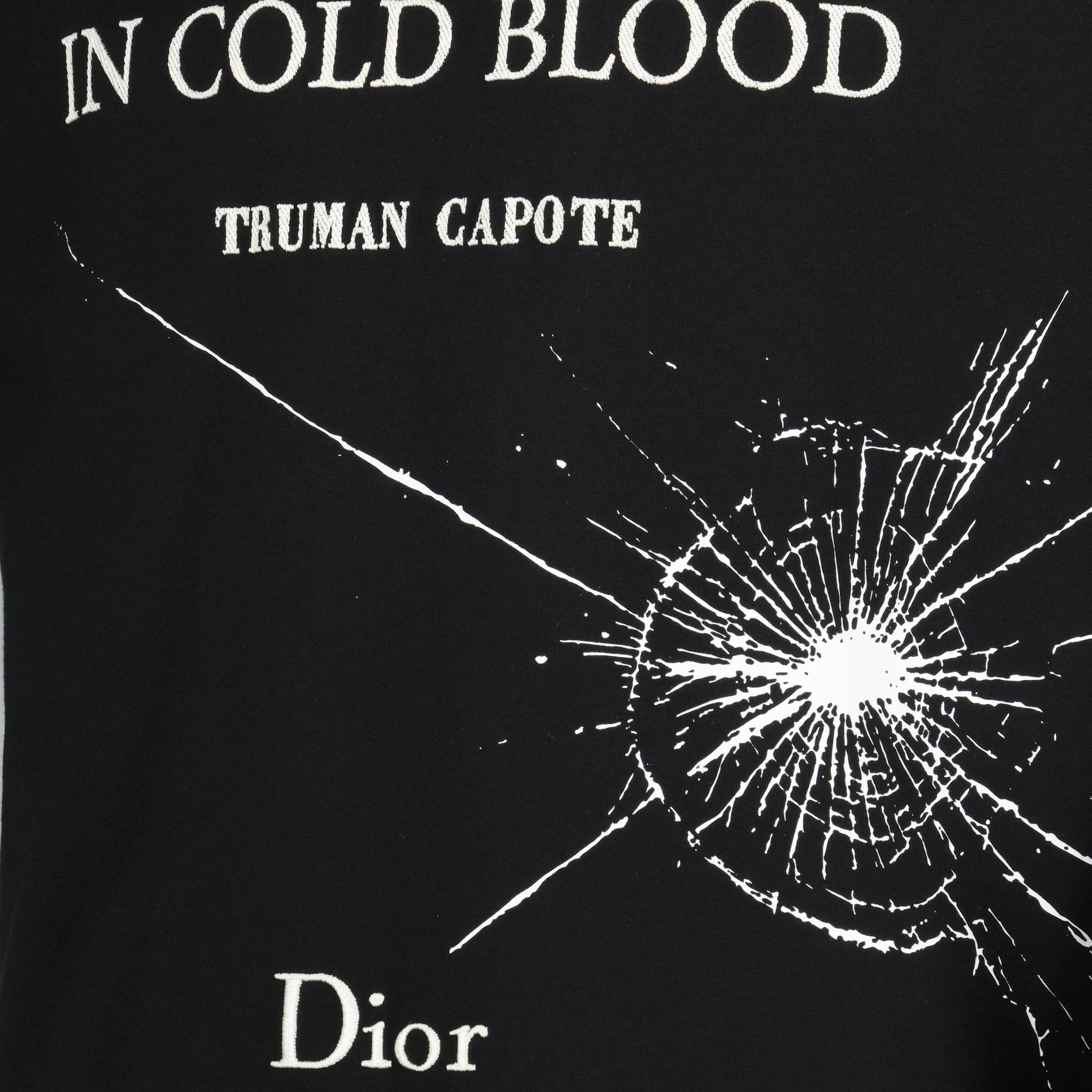 T-shirt brodé Black Book Cover