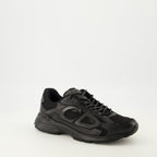 Immagine delle Sneakers Nere B30 di Dior per Uomo - Stagione Autunno-Inverno 2025 - Vista Frontale Destra in Tre Quarti