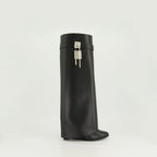 Imagen de las botas Shark Lock de Givenchy para mujeres - Temporada Primavera-Verano 2025 - Vista lateral derecha