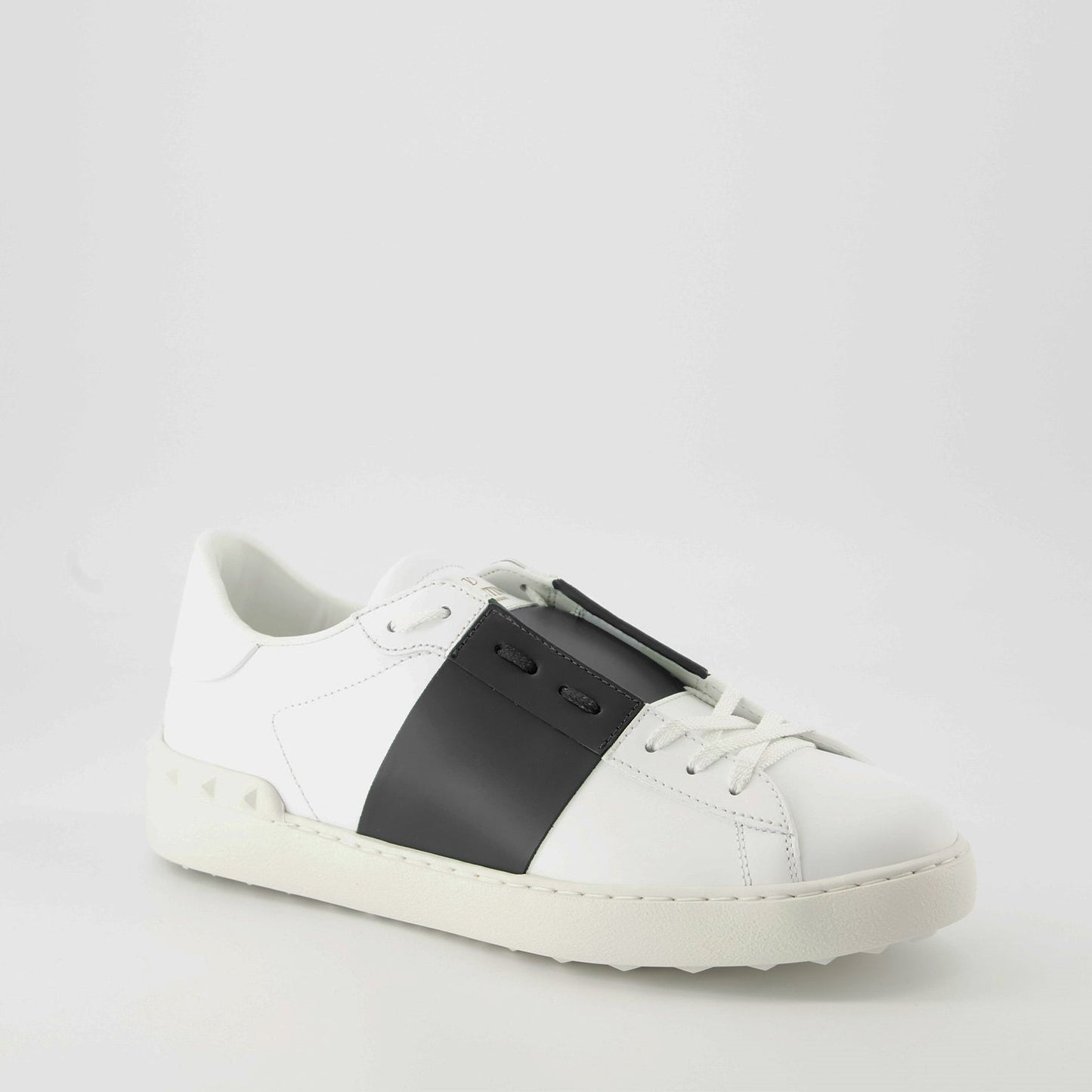 Baskets Open, Valentino Sneakers, Leather Sneakers, Modern Footwear, Spring-Summer Collection