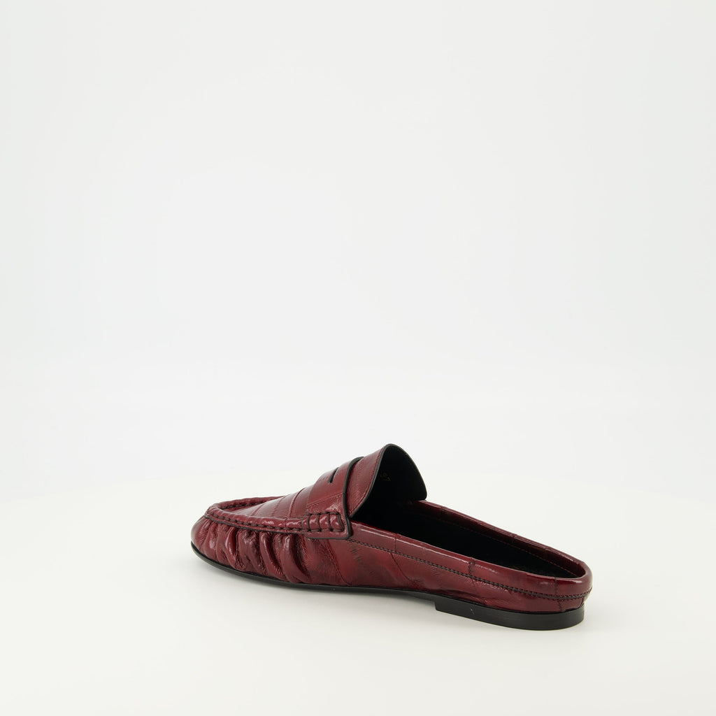 Immagine di Mules Loafer Bordeaux di Saint Laurent per Donne - Stagione Primavera-Estate 2026 - Vista Tre Quarti Posteriore Destra