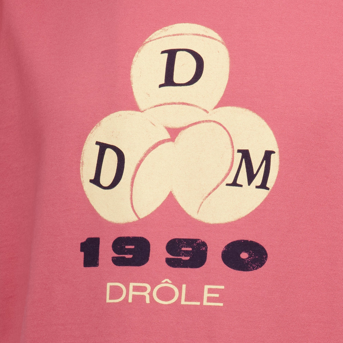 Camiseta rosa con logotipo 1990