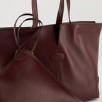 Image of Le Sac Di Bag Folio Bordeaux by Tod's for Women - Season Autumn-Winter 2025 - Detail View 1