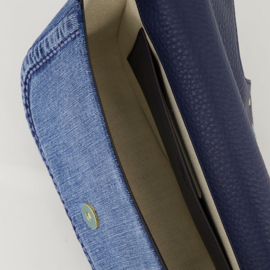 VLogo sac, blue denim bag, Valentino accessory, adjustable strap bag, floral embroidered shoulder bag