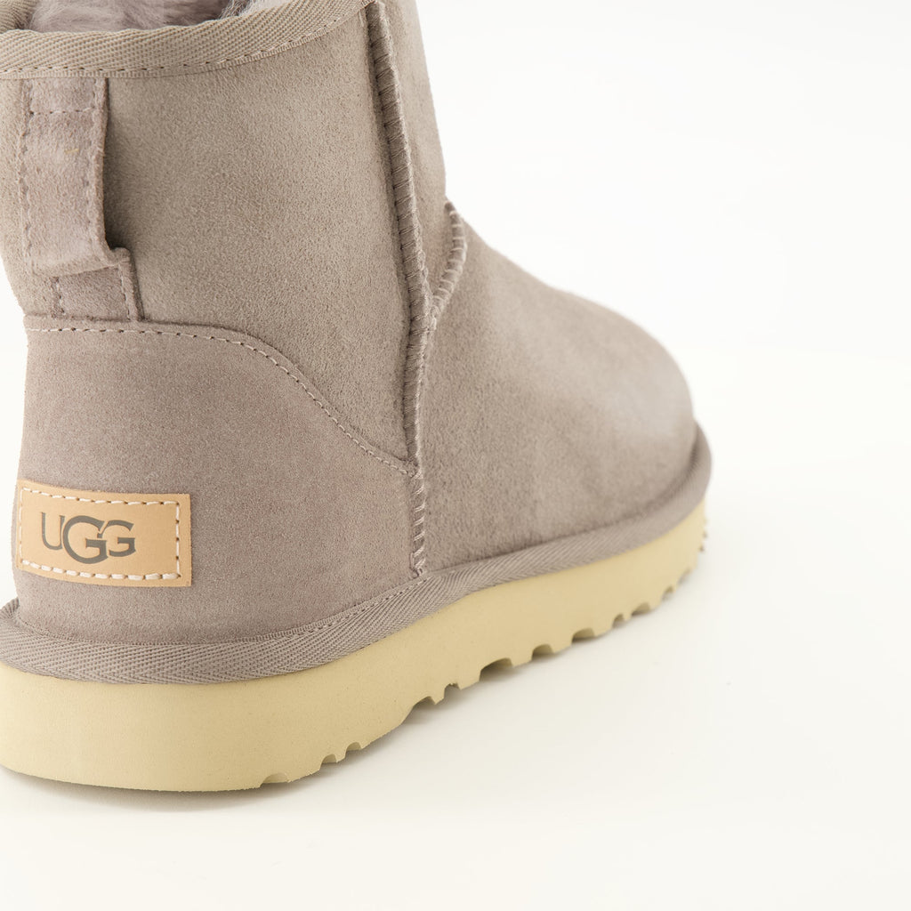 Botas Classic Mini II grises de piel de oveja